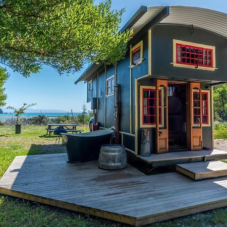 הוילה טקאקה Golden Bay Hideaway מראה חיצוני תמונה